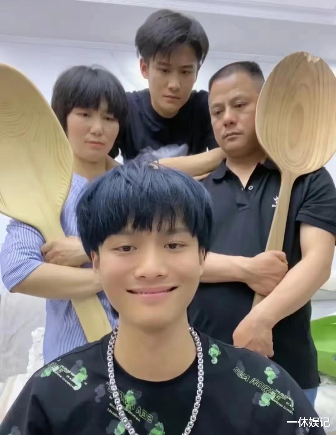 疯狂|网红圈的残酷真相,在疯狂小杨哥身上体现得淋漓尽致