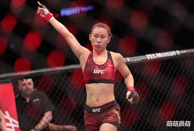 闫晓楠|中国UFC名将遭对手“踢裆”！下体疑似被踢出了血，已送医院检查