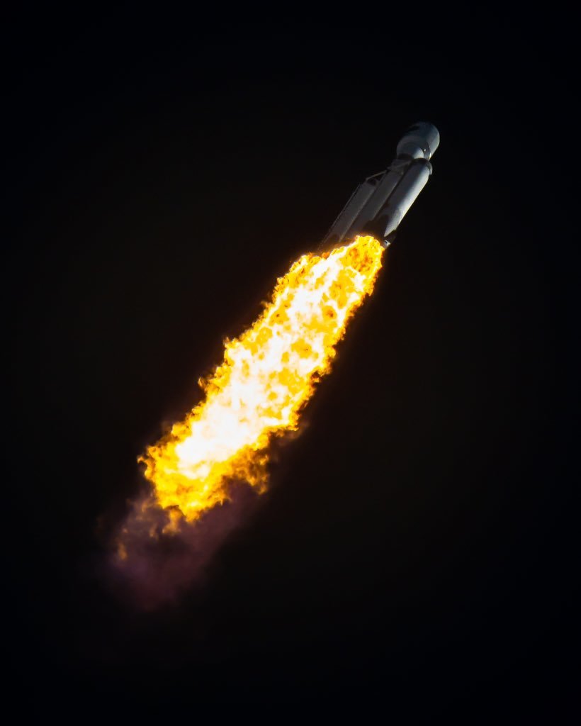 时隔三年,SpaceX再次发射世界现役最强火箭!