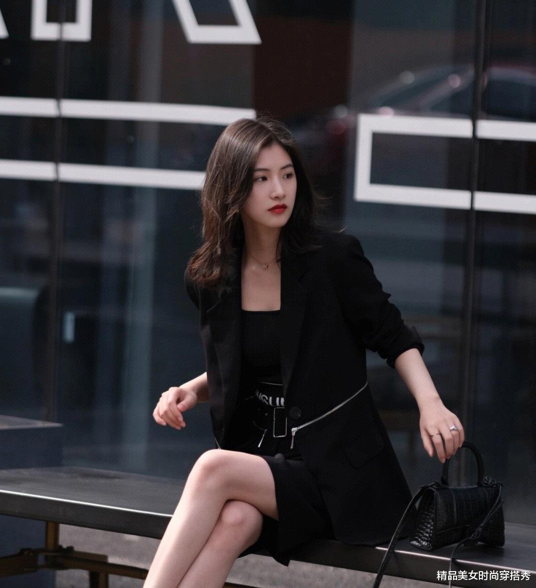 西装|西装+短裤通勤风满满的穿搭,让你的职场生活甜酷十足