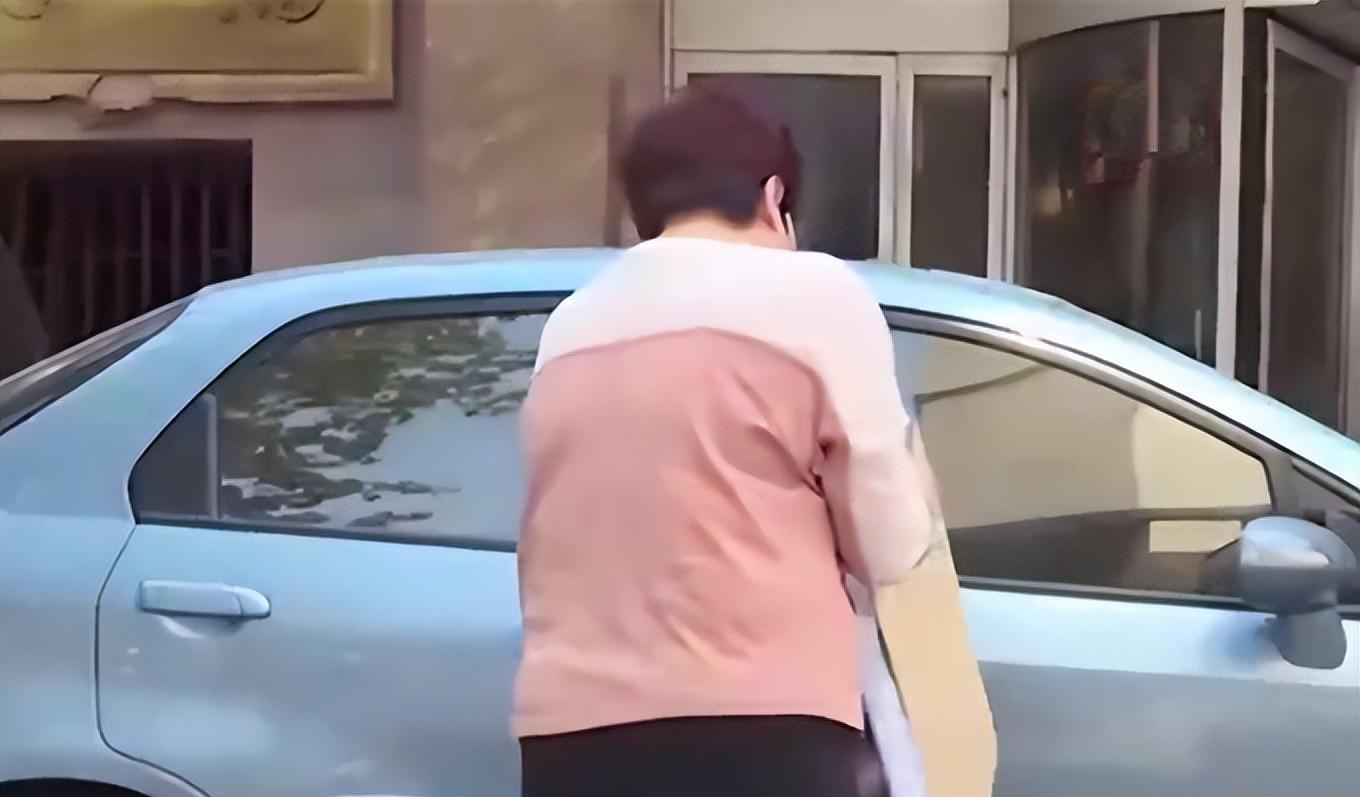 天津一养老院发生老人互殴,养老院拒绝担责:子女不能一送了之