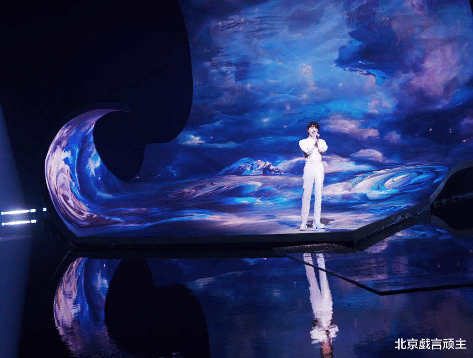 周深|湖南卫视中秋晚会,周深新歌霸榜第一,周笔畅再续经典唱功引热议