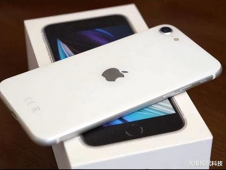 苹果|苹果SE3价格降七百！苹果这是要收割市场吗？真小屏香不香？