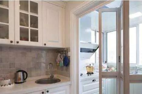 厨房别再装推拉门了！用久了才知道有不好！