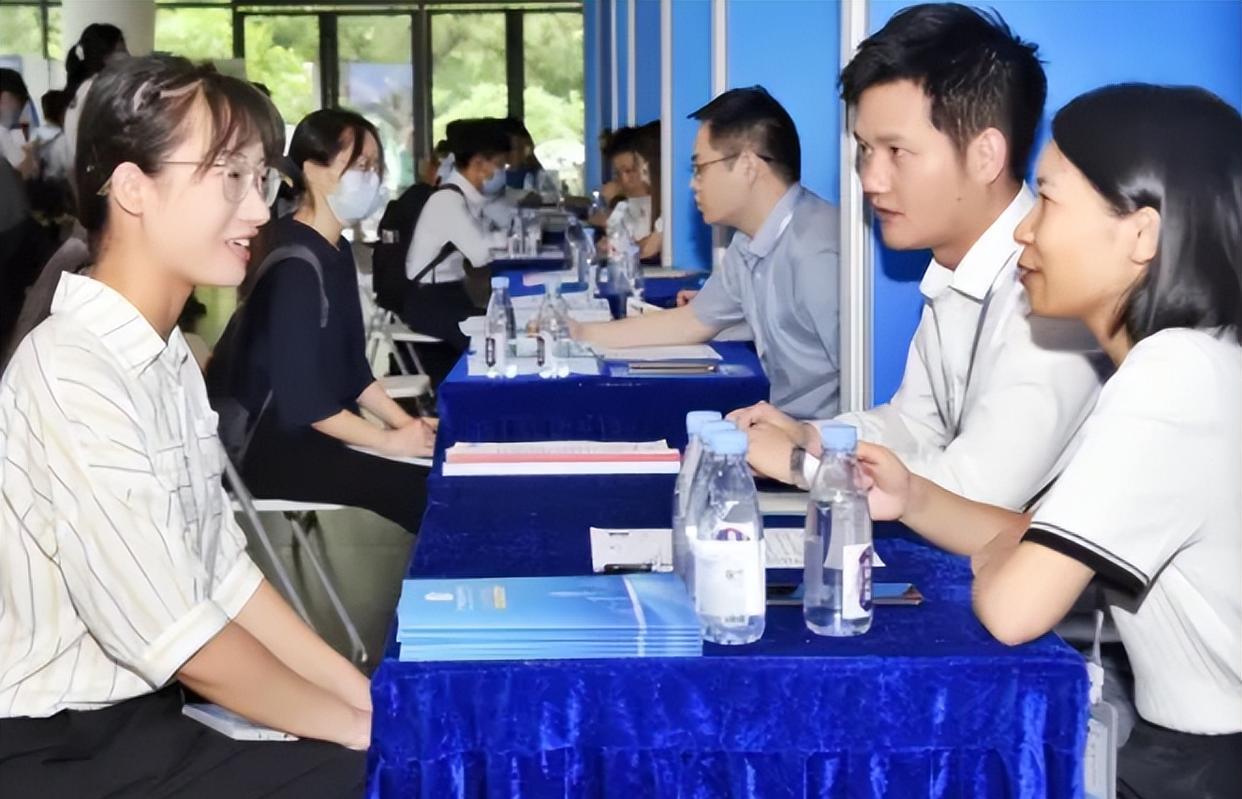 大学生|3大专业将成香饽饽,未来或有较大人才缺口,下届考生可以考虑