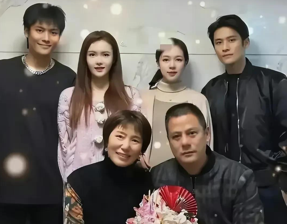 小杨哥爸爸私密视频泄露!浑身光溜溜露私处,称醉酒后被恶意转发