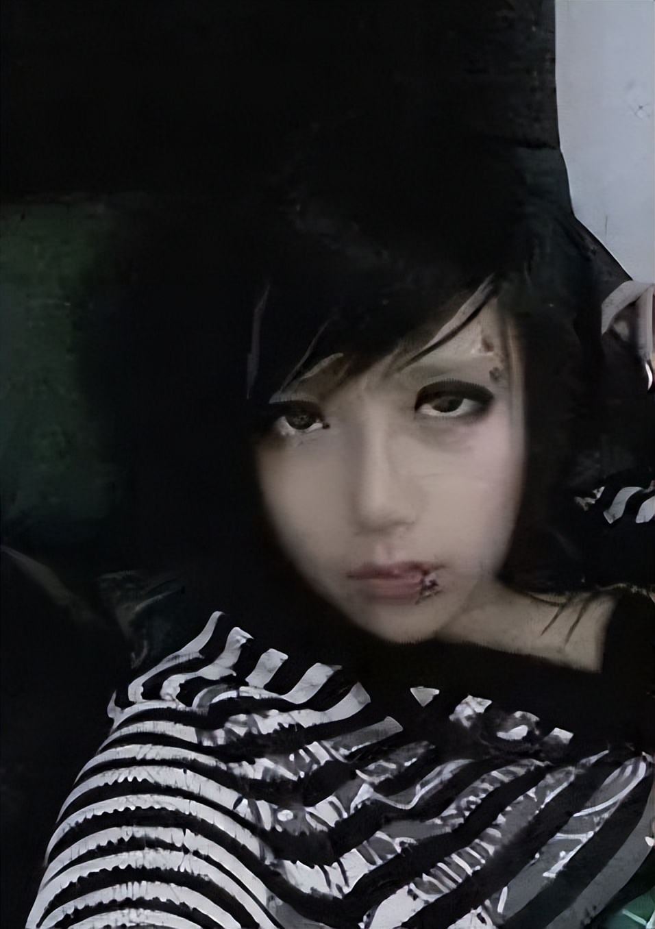 沉珂|“非主流鼻祖”沉珂的荒唐史：原来飞向别人的床，是她的真实经历