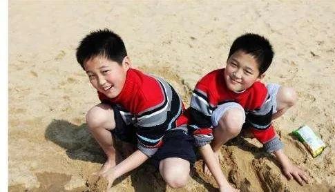 婆婆讥讽35岁儿媳是不下蛋的母鸡,儿媳再嫁人,生下双胞胎,怨谁