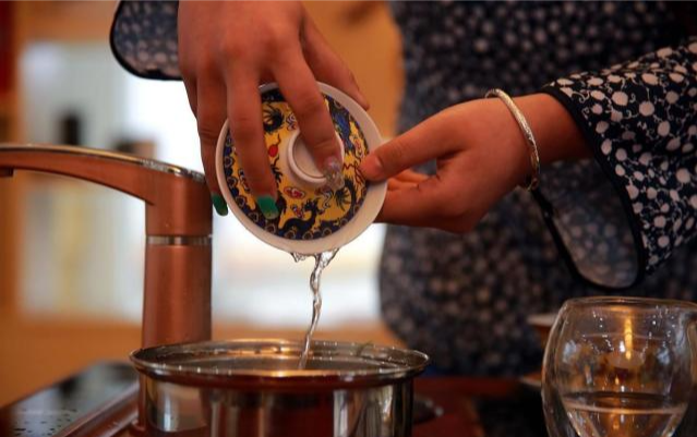 |上了年纪的人,喝茶到底是养生,还是“伤身”?望你早点搞清楚