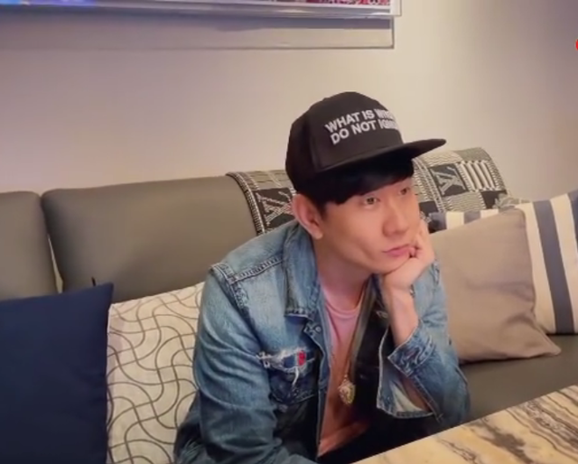 林俊杰|女网友再次喊话林俊杰，晒出多张聊天记录，网友建议其上精神病医院