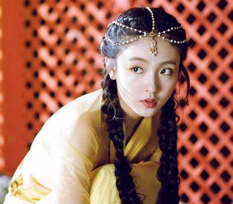 恋爱脑|要渣男不要事业，为什么娱乐圈的“恋爱脑”越来越多了？