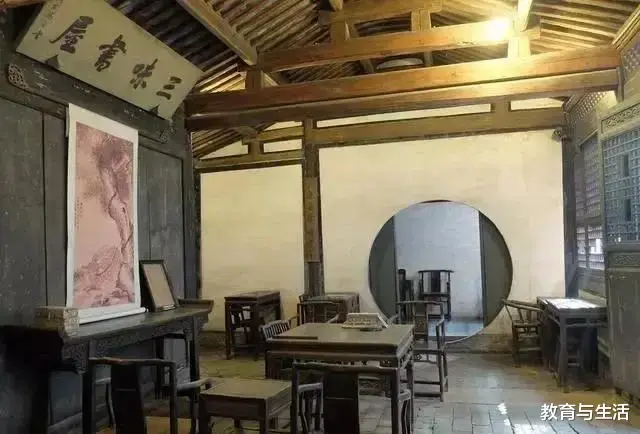 ea|女老师打学生屁股被解聘还要追究法律责任，是不是过严了？