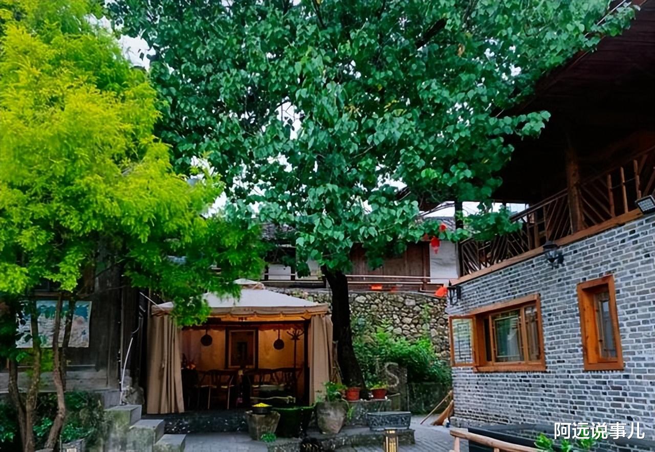 古镇|距离成都4小时,有个避暑的古镇,人不多还没火,夏天均温22℃