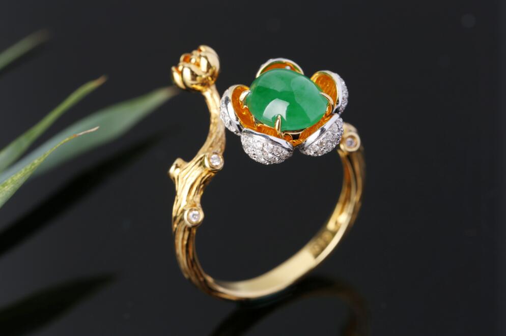 翡翠手镯|翡翠的样式都差不多,想要个独特的很难,这是为什么?