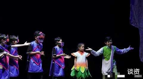 诺一|刘烨儿女演话剧，诺一霓娜眼神深邃，表演天赋强，舒淇都忍不住夸赞