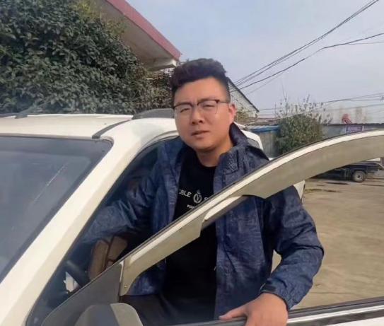 李律带来新故事，暗指郭威被控制不能讲真话？网友：说假话更可恨