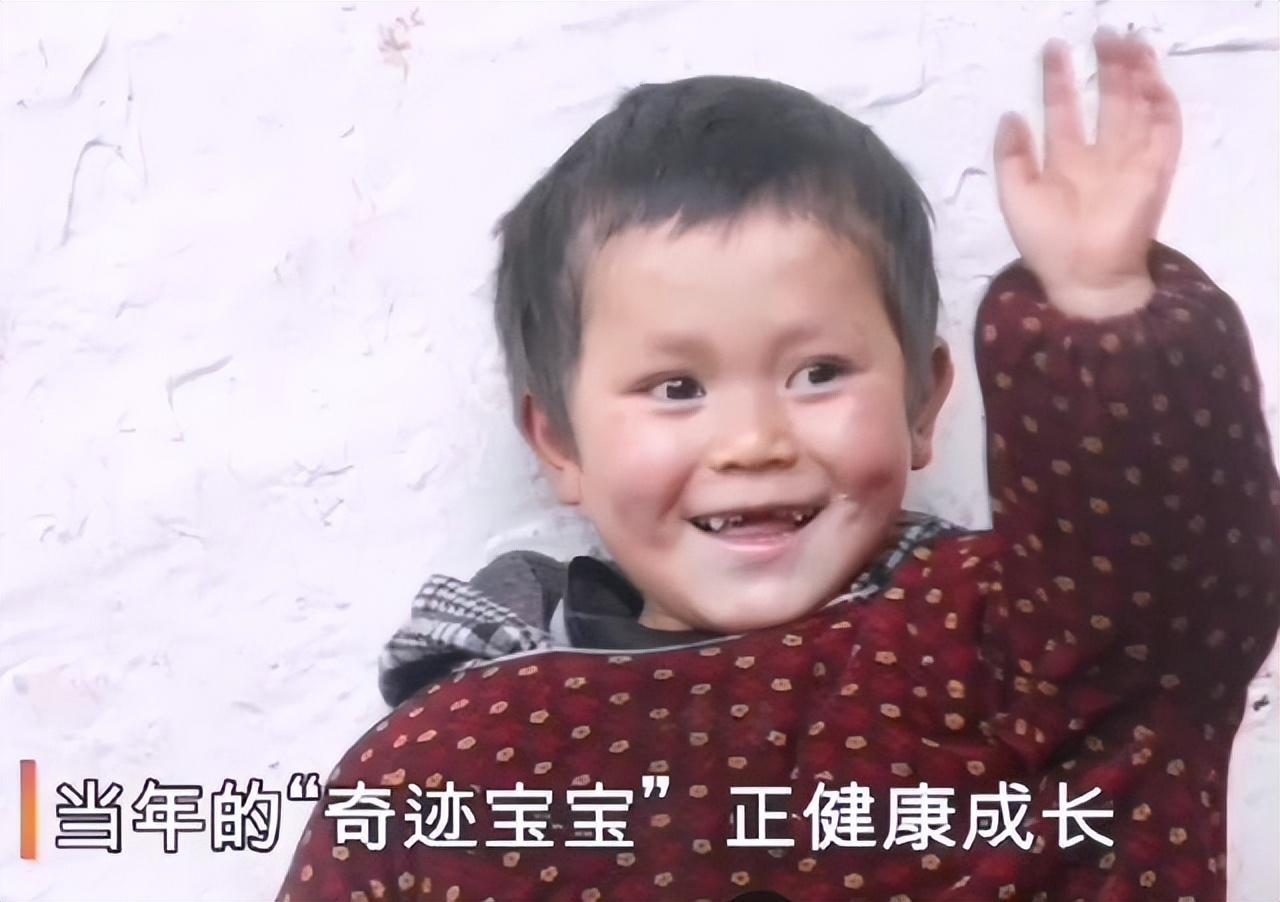 2014年,妻子前往医院生产,不幸被车撞倒,婴儿竟生还