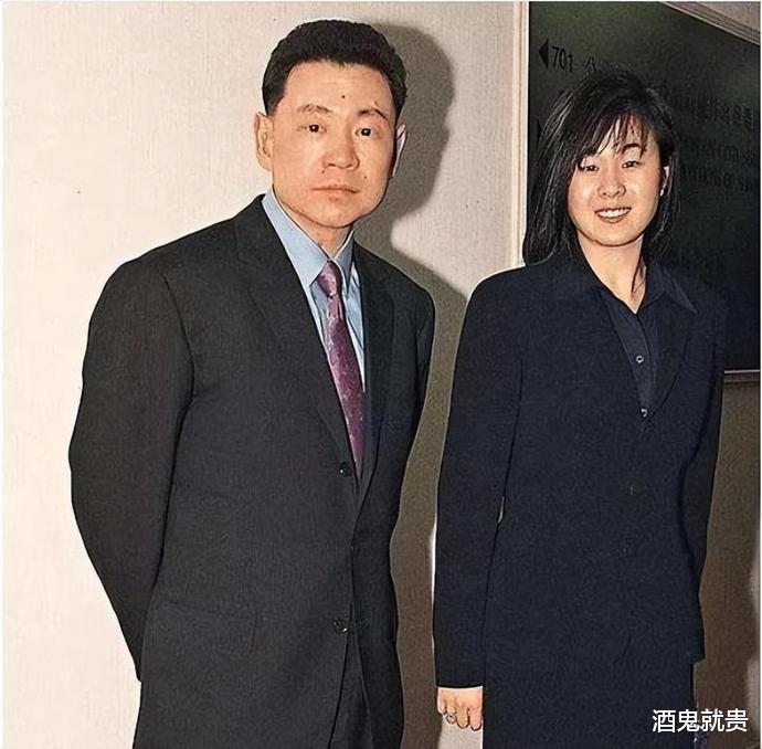 刘銮雄|长相普通的王颖妤，却跟香港第四富豪分手后，又为第三富豪生儿子