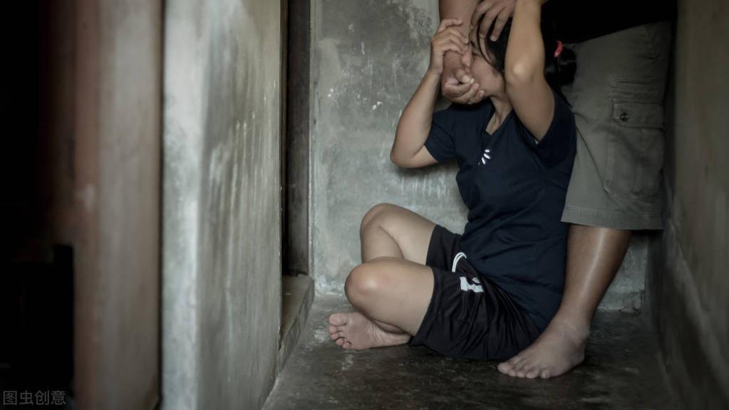 畜牲啊! 畜牲！6岁女儿被亲生父亲侵犯6年