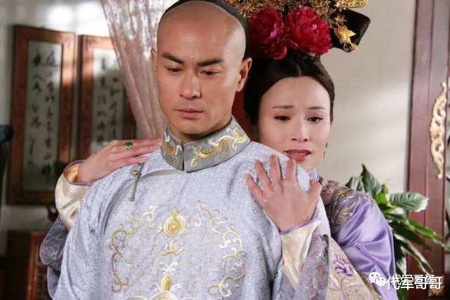 郑嘉颖|他曾与8位女星传恋情，娶小22岁港姐冠军，如今51岁婚姻很幸福