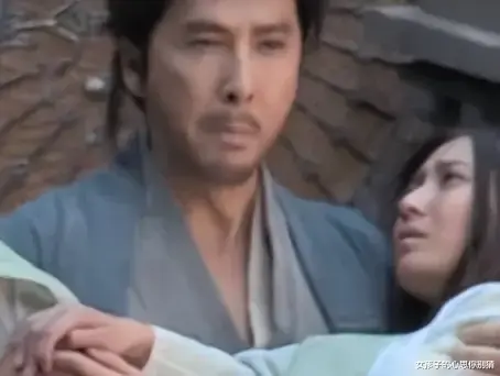 甄子丹|功夫高强的甄子丹,竟然抱不动80斤的女星陈钰琪?