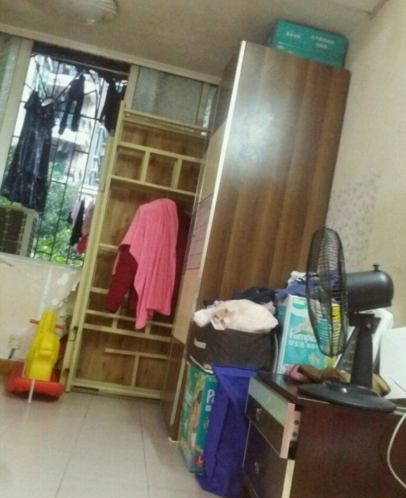 450元的租房生活，卧室巴掌大，连床都没有，同学都嘲笑我！