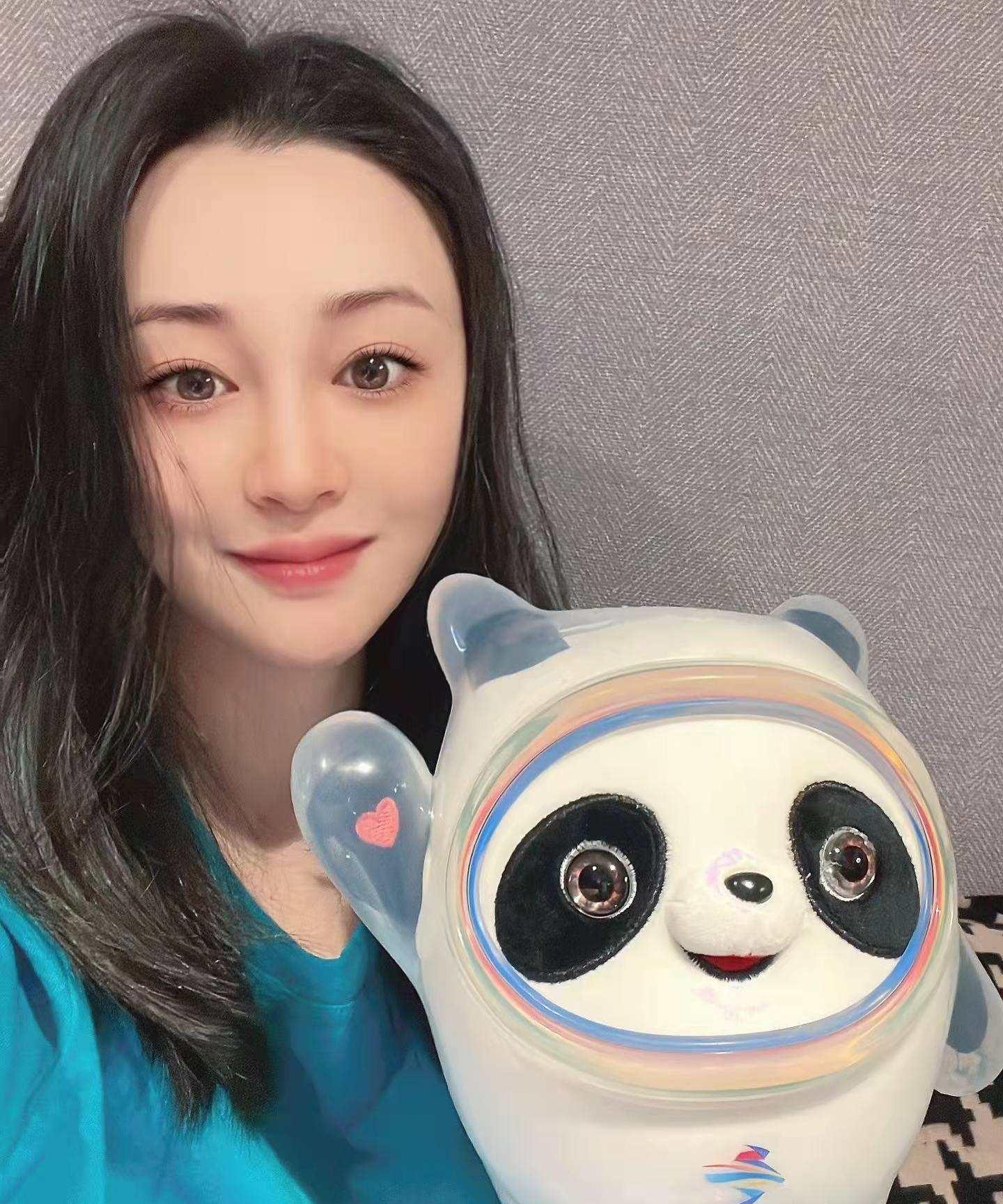 陈昱霖|吴秀波昔日小三晒照，出狱后生活状态很滋润，头上发夹3300元1枚