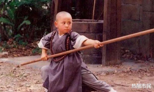 释小龙|释小龙:5岁火遍亚洲,被亲爹当摇钱树,名气换童年真的值得吗?