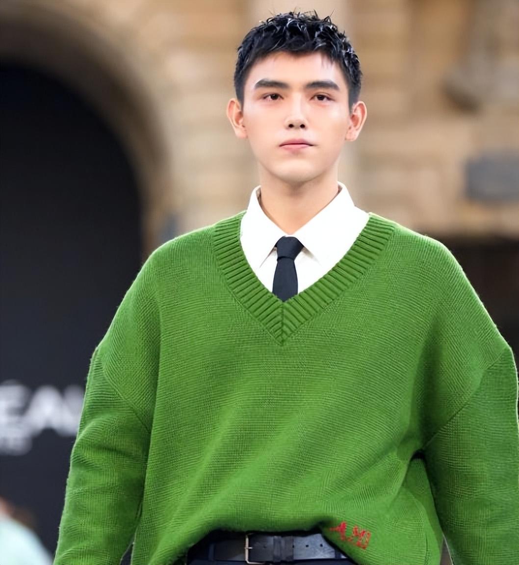 陈飞宇|陈红为陈飞宇奔波打点，深夜会友疑醉酒，脸部水肿精神萎靡