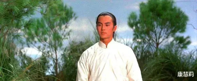 李连杰|年轻时帅气英俊，老了却丑得千奇百怪，这8位男星一个比一个可惜