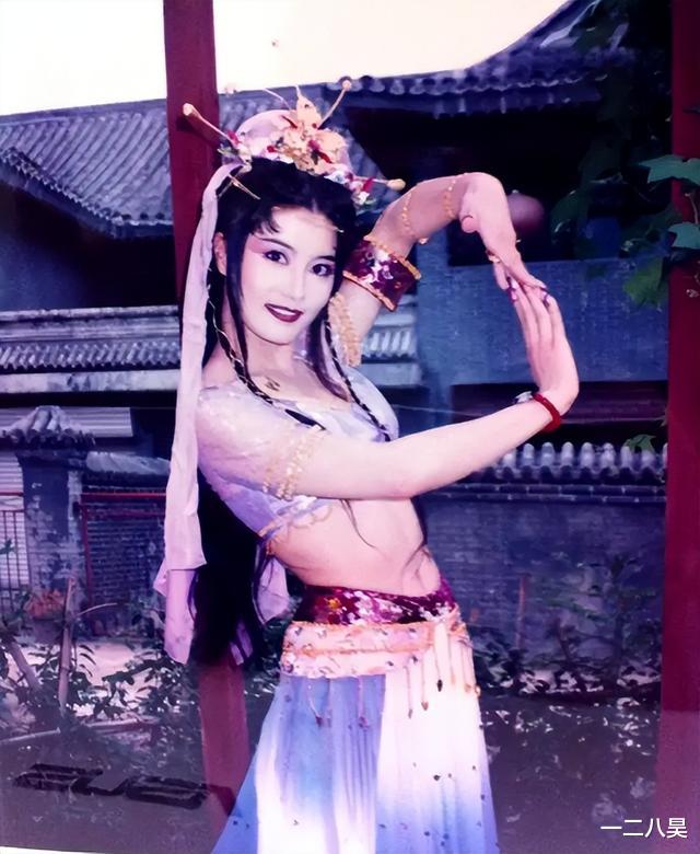 薛芷伦|年轻时艳压群芳，人到中年却沧桑如鬼，这些女明星怎么了？