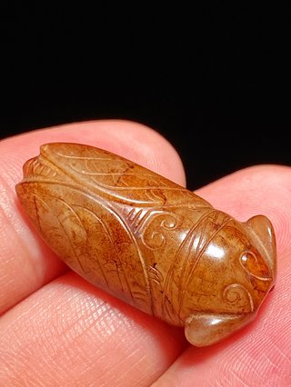 和田玉籽料|汉 和田玉籽料沁色 玉蝉 蝉纹挂件 把件