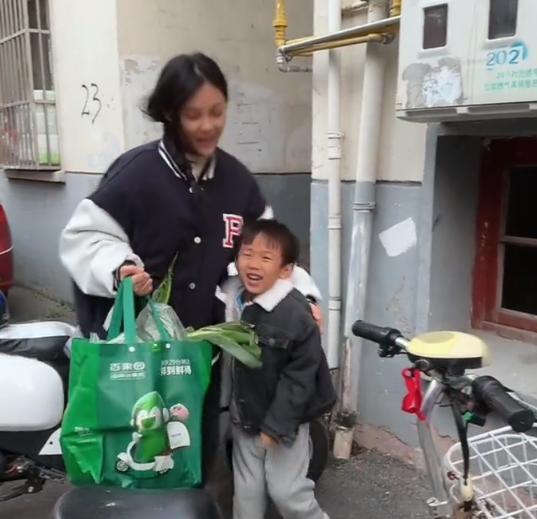 快乐|网红“樊小慧”状态恢复，将直播打赏全部捐献，透露下一步打算