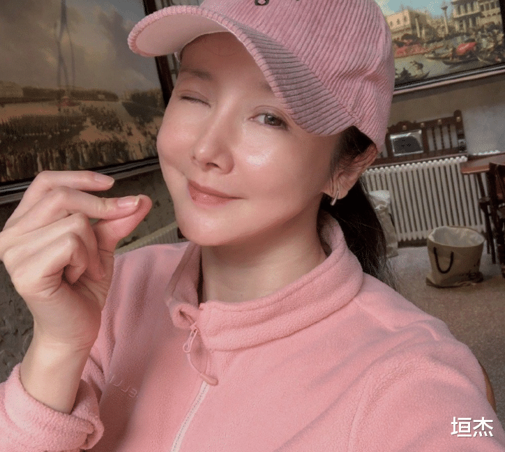 整容|满脸僵硬、肿成馒头，明明颜值拉胯，就别硬装“美少女”了