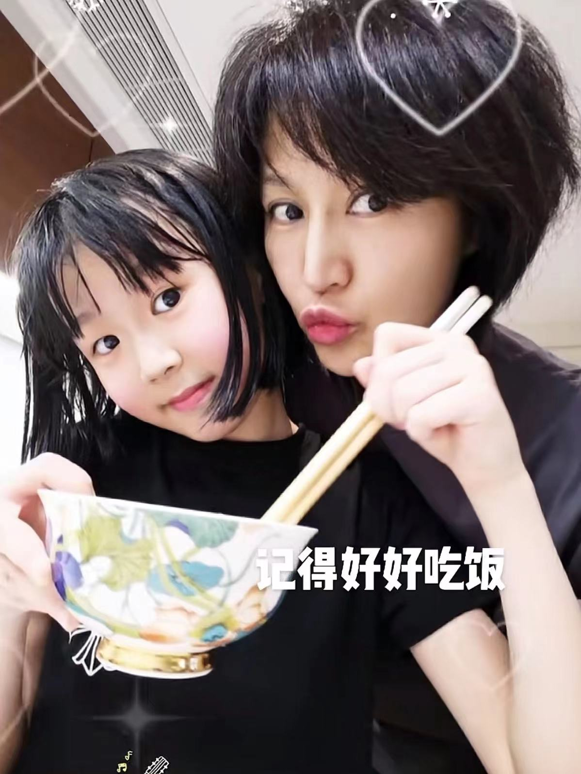 陆毅|?陆毅13岁女儿近照惊艳！五官精致瘦成巴掌脸，高颜值被赞似陈都灵