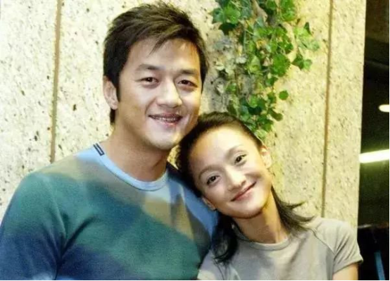 李亚鹏|一代男神,一身衬衫 西装赢6任女友,现欠4000万为钱下跪