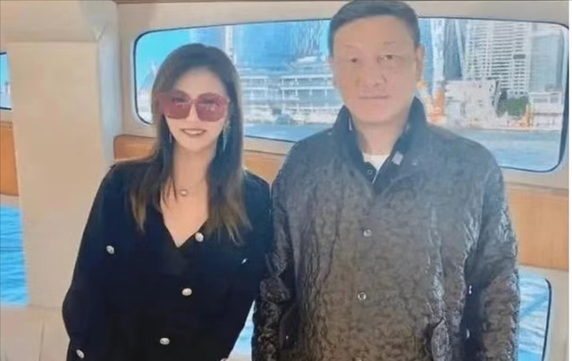 我是歌手|《我是歌手》8位冠军现状：有人游艇美女相伴，有人退圈成普通人