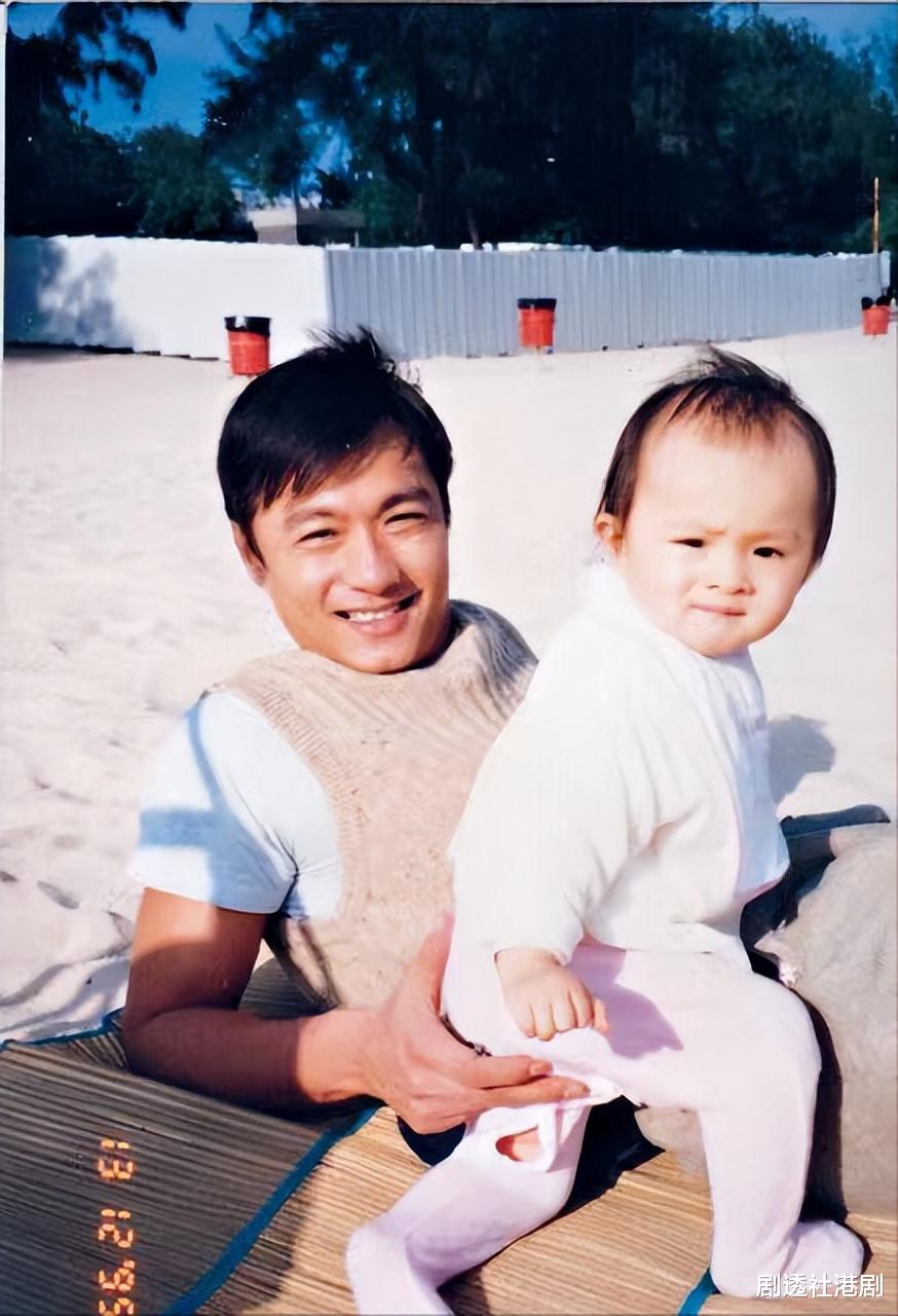 林俊贤|27岁的应届港姐冠军称生父从未养过自己，明星老爸：撒谎，我很受伤