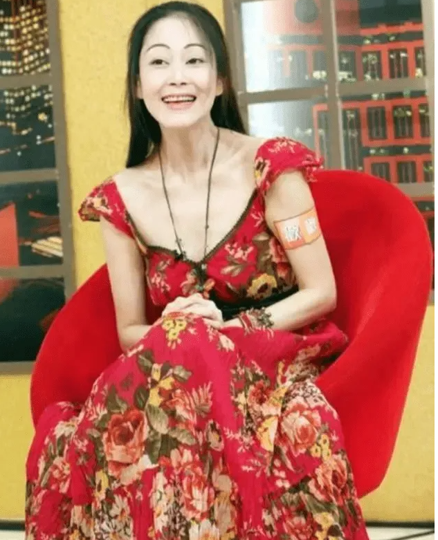 于佳卉|8年前，演员于佳卉在家炭火自杀，只留下7字遗言和三个孩子