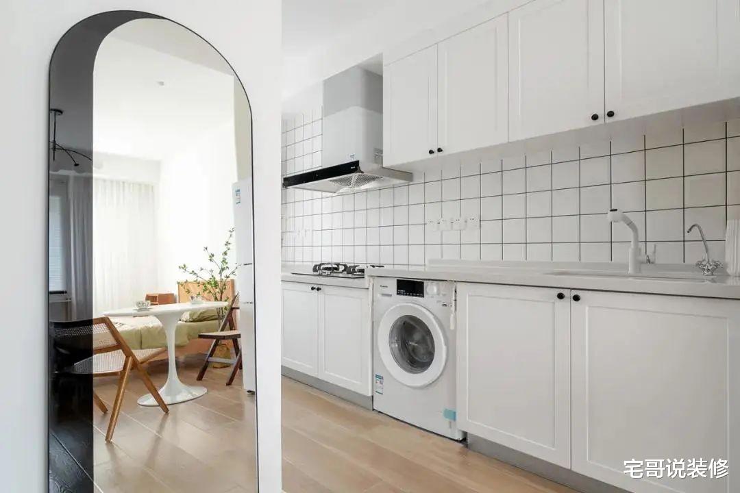 52岁阿姨在北京独居25㎡小家，全屋大白墙、不吊顶，简单又耐看！