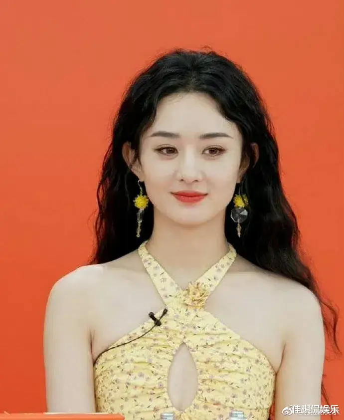 赵丽颖|35岁赵丽颖直播引起关注,仔细看其状态,才明白于正当年没说错