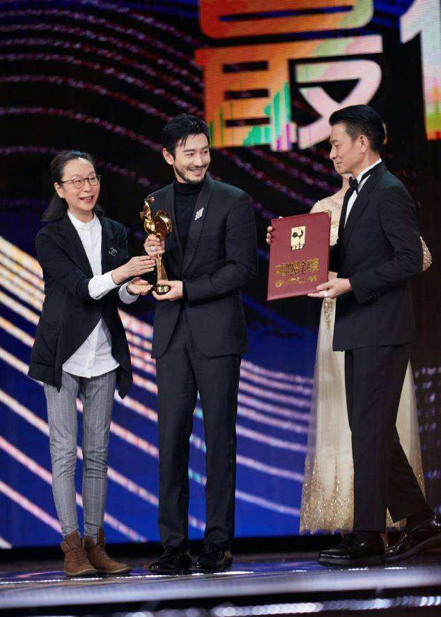 黄晓明|保卫上海！黄晓明再捐10万口罩、一辆消毒车，本尊无戏可拍又离婚