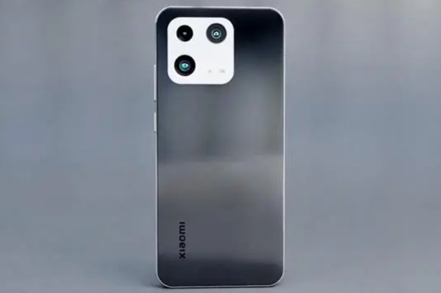 小米科技|小米13Ultra完美逆袭，屏下全面屏+200X数字变焦，又是年度机皇