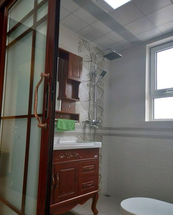 兄妹二人给父母筹备养老房，一个买房一个装修，简装效果也有爱！