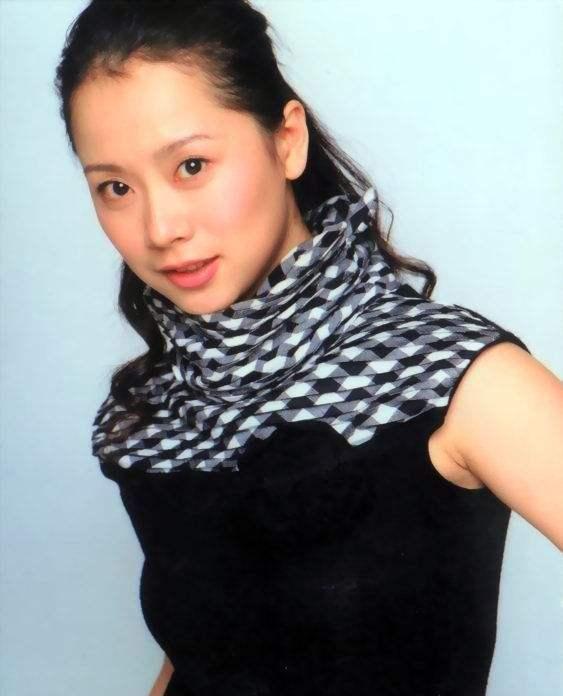 海清|海清:25岁嫁给素人,35岁紧抱黄磊的大腿,她才是“人间清醒”