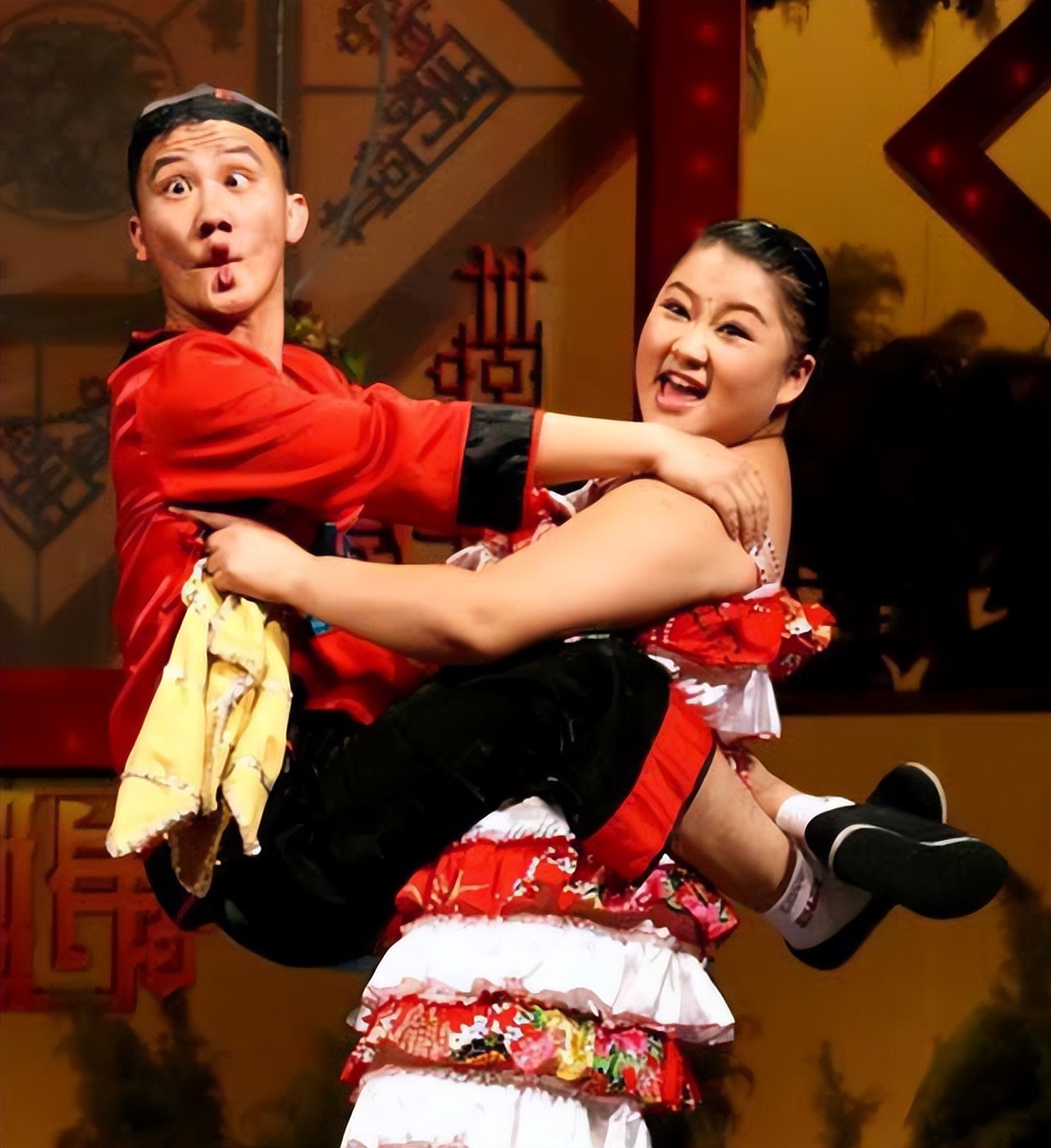 杨树林|妻子入狱3年，师父赵本山被多名师兄弟炮轰，他却什么都没做