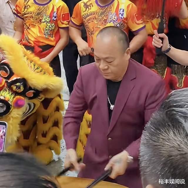 午马|一众港星齐聚吴志雄餐厅！温碧霞打扮性感，午马小23岁遗孀罕现身