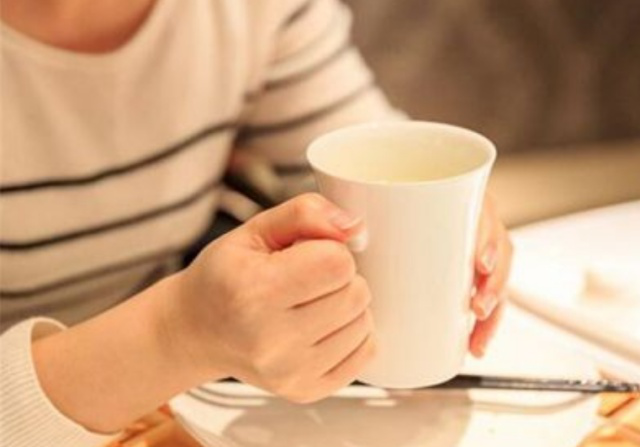 蛋白质 白开水是天然的长寿药,但这2个时间段尽量少喝,很多人没留意!