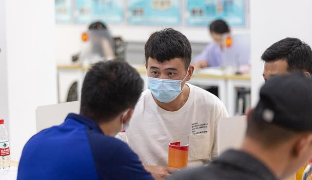 招聘|老员工提涨薪被拒，用这个办法反比预期还高300元，做人别太老实