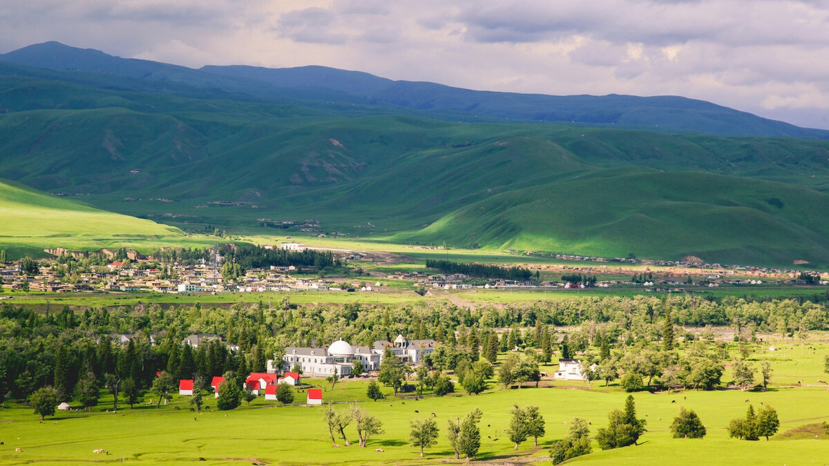 悬空村|初夏季节最美的十大仙境景点，六七月自驾就这样安排！